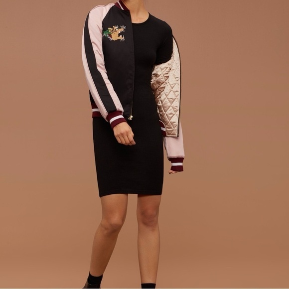 Aritzia TNA Golden Satin Embroidered Tiger Insulated Bomber Jacket - Picture 3 of 12